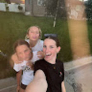 Meet your Posher, Clara